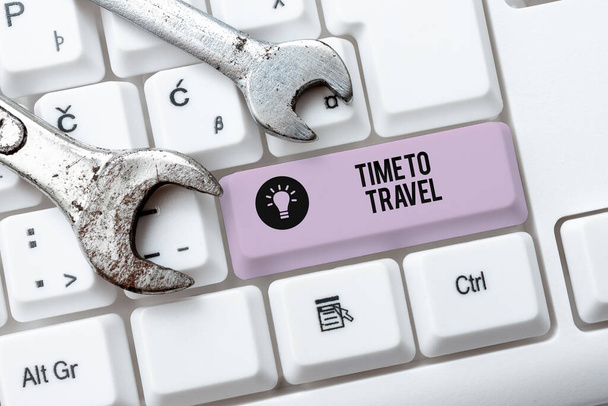 Szöveg jel mutatja idő utazni, üzleti megközelítés Mozgó vagy megy egyik helyről a másikra nyaralás Hasfelmetsző darab papír Új ötletek a virágok és gémkapcsok körül. - Fotó, kép
