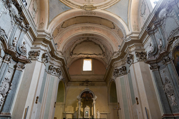 The church of S. Francesco or sanctuary of the Eucharistic Miracle is annexed to the homonymous convent of the Friars Conventual. It contains the famous relics of the Eucharistic miracle of Lanciano. - Fotoğraf, Görsel
