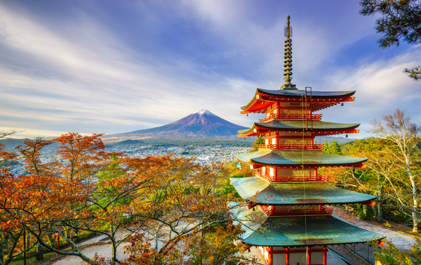 Mt. Fuji ile Chureito Pagoda adlı gündoğumu, Fujiyoshida, Japonya  - Fotoğraf, Görsel
