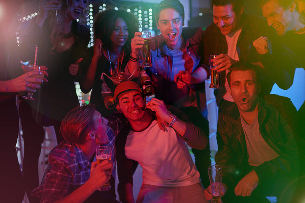 Getting our drink on. Cropped portrait of a group of friends drinking and having fun at a party - Φωτογραφία, εικόνα