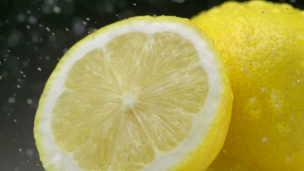 Waterdruppels op citroenen - Video