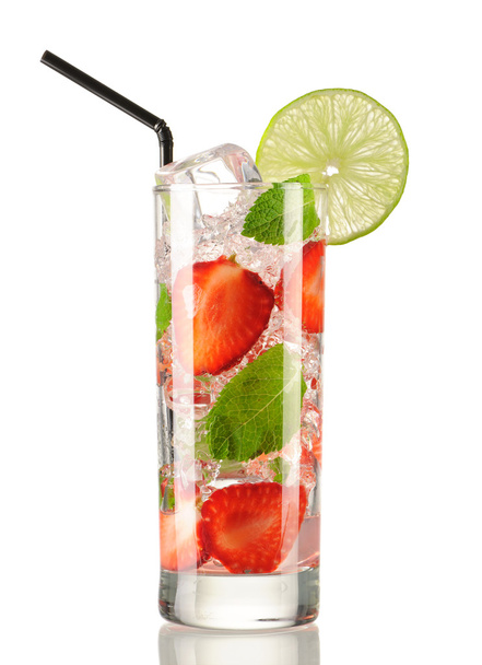 aardbeien mojito cocktail - Foto, afbeelding