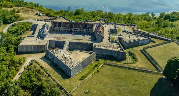 Close up aerial view of Fort Ticonderoga on Lake George in upstate New York from the revolutionary war era with four bastions, demi lune, ravelin, covered way and glacis - Valokuva, kuva