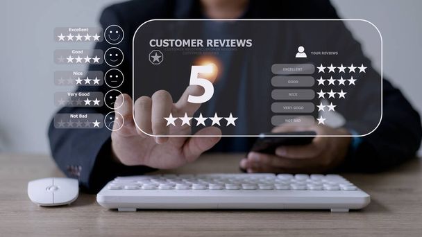 User gives rating to service experience on online application, Customer review satisfaction feedback survey concept, Customer can evaluate the quality of service leading to reputation ranking of the business. - Zdjęcie, obraz