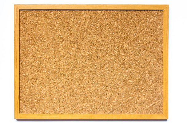 Not için kopyalama alanı olan beyaz arkaplan üzerindeki kahverengi mantar panosu, hatırlat - Fotoğraf, Görsel