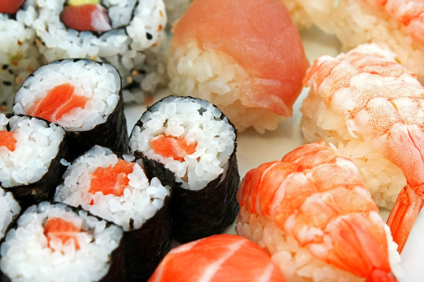 Fruits de mer et autres sushis japonais
 - Photo, image