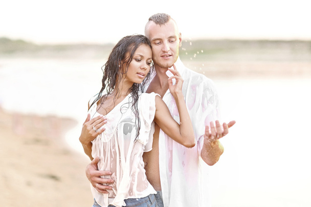 beautiful Couple in love on summer beach - Valokuva, kuva
