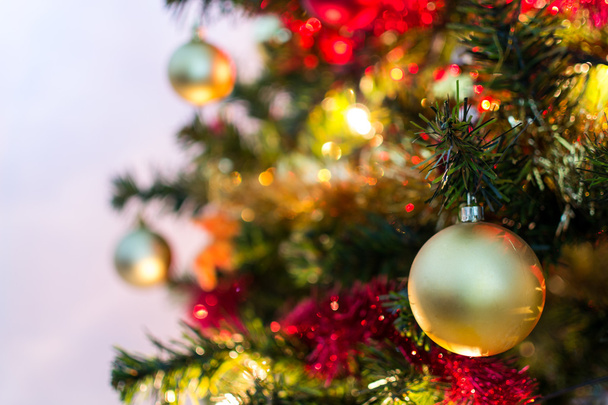 christmas tree with gold and red decorations - Valokuva, kuva