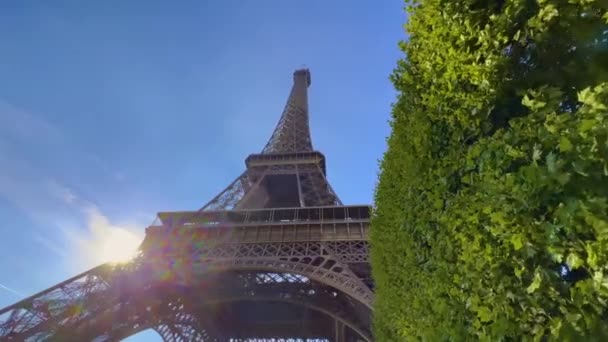 Summer weather in Paris, France. Famous Eiffel Tower in Paris Cityscape. Video filmed on blackmagic camera 6K. High quality 4k footage - Video, Çekim