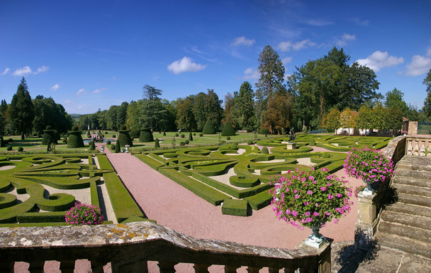 klassischer französischer regulärer Garten - Foto, Bild