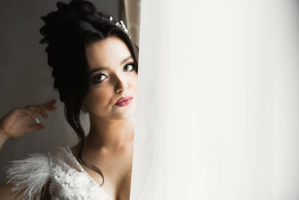 Portrait of a beautiful fashion bride, sweet and sensual. Wedding make up and hair. - Foto, Imagem