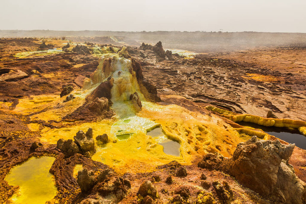 Colorful volcanic landscape of Dallol, Danakil depression, Ethiopia. - Fotoğraf, Görsel
