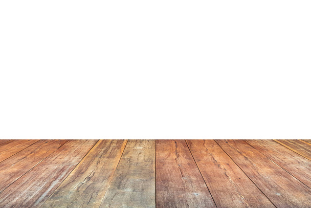 Lege houten tafelblad geïsoleerd op witte achtergrond voor product display - Foto, afbeelding