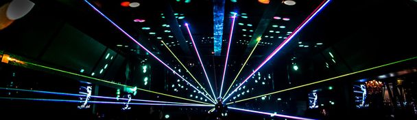 gece kulübünde DJ - Fotoğraf, Görsel