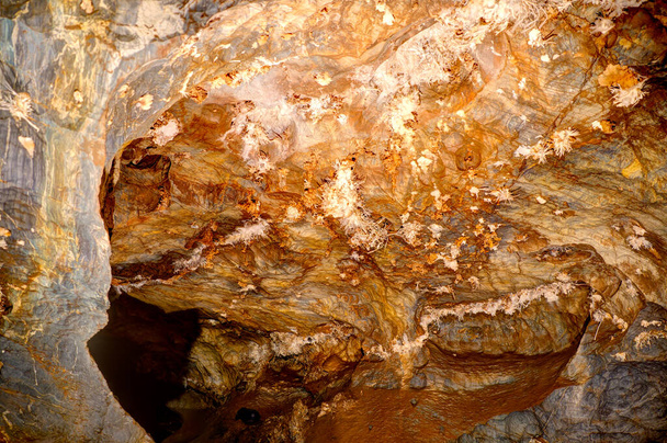 Ochtinska Aragonite Cave, Slovakia - Foto, afbeelding