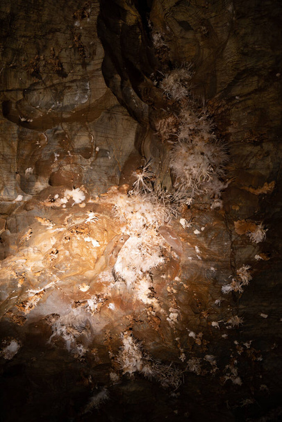 Ochtinska Aragonite Cave, Slovakia - Foto, afbeelding