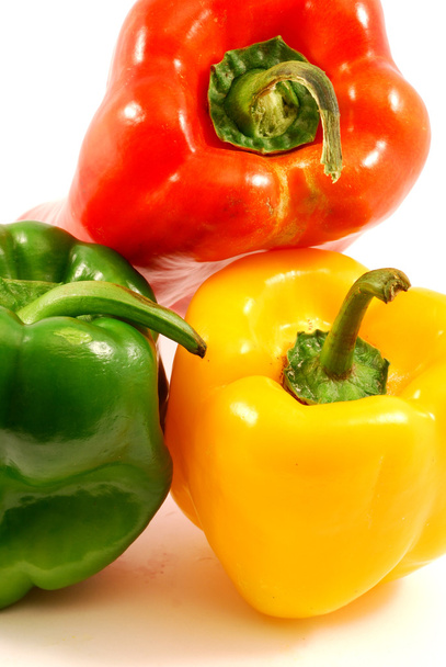 Τρίο πιπεριές - κίτρινο, πράσινο, κόκκινο - Φωτογραφία, εικόνα