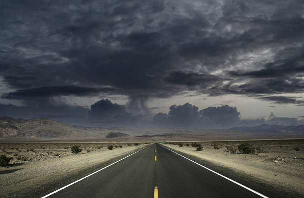 Дорожні лінії в долині смерті пустеля, каліфорнія, уса - Фото, зображення