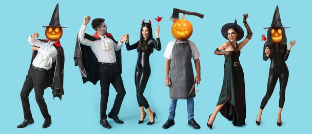 Collage mit Menschen in Halloween-Kostümen auf blauem Hintergrund  - Foto, Bild