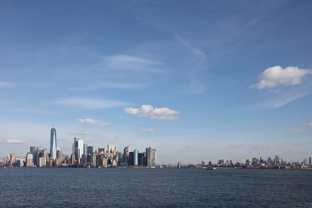 New York und Brooklyn - Skyline / New York and Brooklyn - Skyline / - Foto, immagini