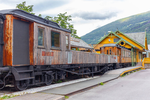 ノルウェーのフラムにある古い博物館鉄道車両 - 写真・画像