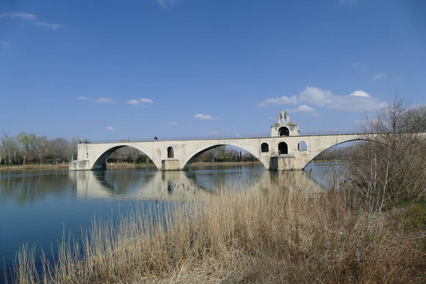 Pont Saint-Benezet aan de Rhône in Avignon, Frankrijk - Foto, afbeelding