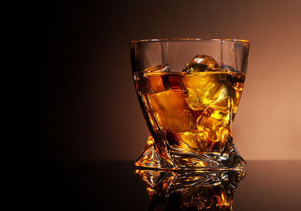Glass of golden brandy - Foto, Imagem