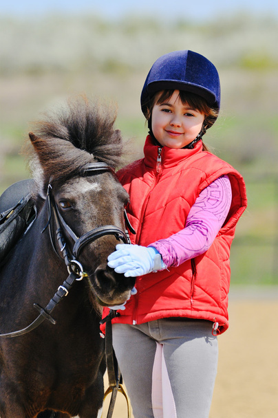 kleines Mädchen und Pony - Foto, Bild