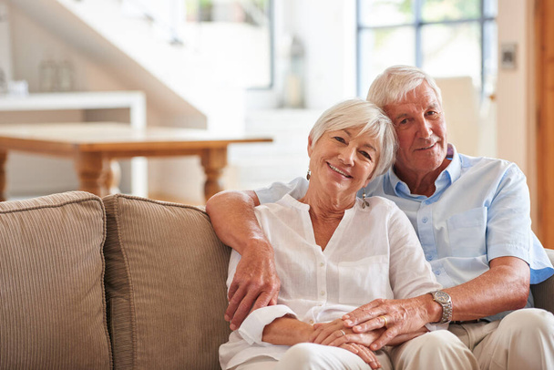 We filled our home with so much happy. a happy senior couple at home - 写真・画像