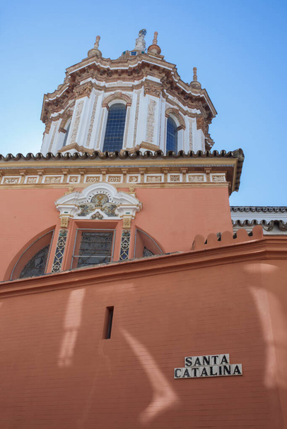 Εκκλησία Santa Catalina φανάρι οροφής, Σεβίλλη, Ισπανία. γειτονιά Santa Cruz, Ισπανία - Φωτογραφία, εικόνα