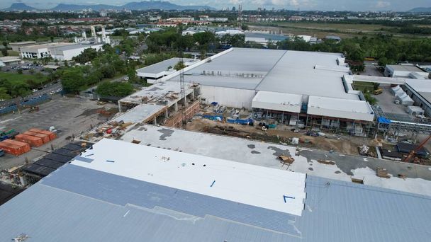 Kuching, Sarawak Malaisie - 12 septembre 2022 : La zone industrielle légère de Samajaya où se trouvent toutes les principales installations électroniques, solaires et semi-conductrices - Photo, image
