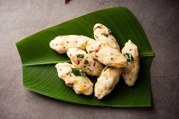 Kozhukatta Pidi ist ein gedämpfter Snack aus Kerala-Reismehl mit Fingerabdrücken - Foto, Bild
