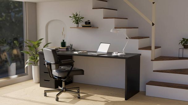 Μοντέρνο κομψό σπίτι γραφείο εργασίας χώρο εσωτερικό σχεδιασμό με σύγχρονο μαύρο υπολογιστή γραφείο με θέα τις σκάλες, μαύρη καρέκλα γραφείου, φυτά εσωτερικού χώρου και διακόσμηση. 3d απόδοση, 3d εικόνα - Φωτογραφία, εικόνα