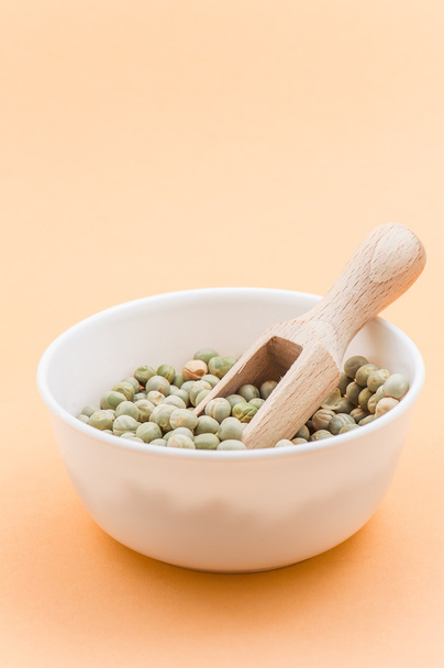 Green dried peas in scoop - Photo, Image