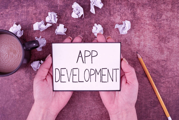 Käsin kirjoittaminen merkki App DevelopmentDevelopment palvelut mahtava mobiili- ja web-kokemuksia, Käsitteellinen valokuva Kehityspalvelut mahtava mobiili- ja web-kokemuksia - Valokuva, kuva