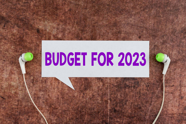 Концептуальный дисплей Бюджет на 2023 год Письменные оценки доходов и расходов на 2023 год, Word Written on An written estimates of income and expenditure for 2023 - Фото, изображение