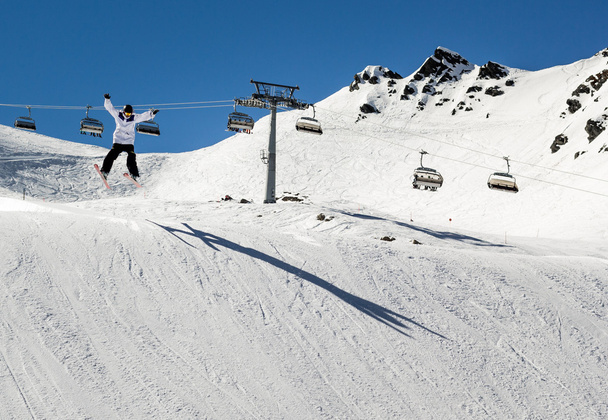 Esquiador de salto
 - Foto, imagen
