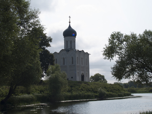 Medieval Church Pokrova-na-Nerli - 写真・画像