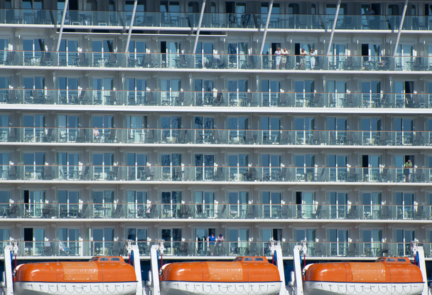 abstracte cruise liner - Foto, afbeelding