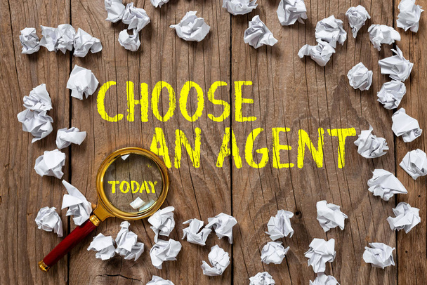 Выбрать агента Выберите того, кто выбирает решения от вашего имени, Слово, написанное на Выберите того, кто выбирает решения от вашего имени - Фото, изображение