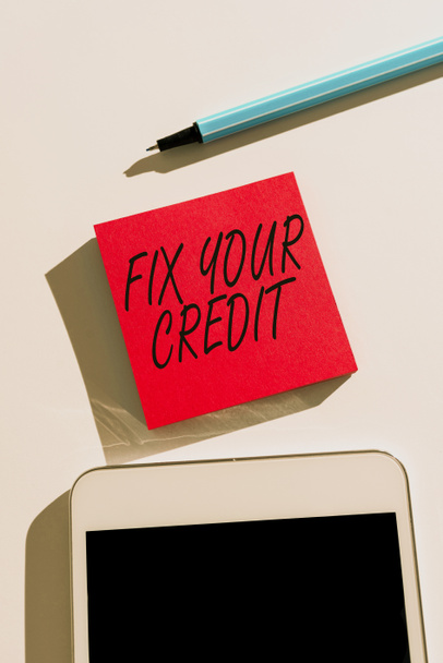 Текст, що показує натхнення Fix Your CreditKeep баланс низький на кредитних картках та інших кредитах, бізнес-концепція Тримайте баланс низьким на кредитних картках та інших кредитах
 - Фото, зображення