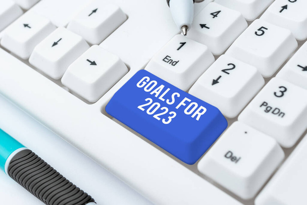 Znamení zobrazování cílů pro rok 2023Následující věci, které chcete mít a dosáhnout v roce 2023, Koncepce znamená Následující věci, které chcete mít a dosáhnout v roce 2023 - Fotografie, Obrázek