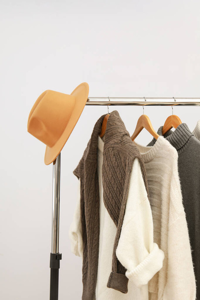 Концепция осенней одежды, гардероб осеннего сезона - Фото, изображение