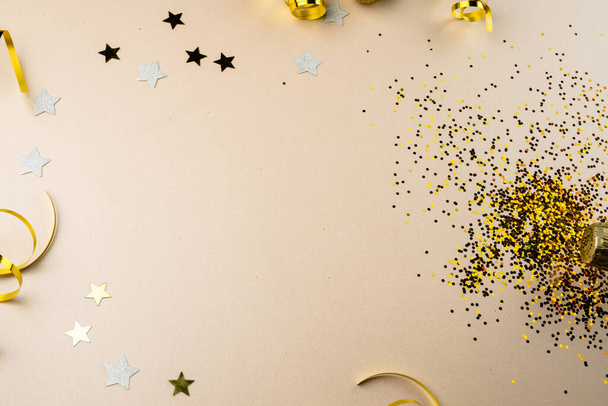 Composition of close up of new years decorations on white background. New year's eve party, celebration and copy space concept. - Φωτογραφία, εικόνα