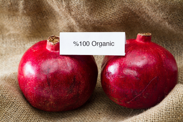 organische granaatappels  - Foto, afbeelding