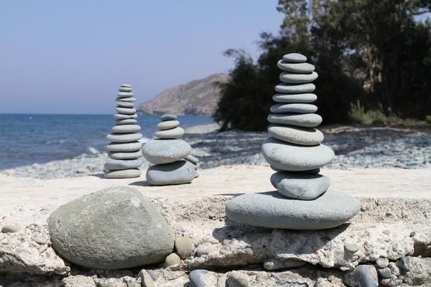 Pedras Zen equilibradas
 - Foto, Imagem