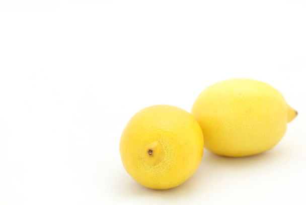 Dos limones.
 - Foto, Imagen