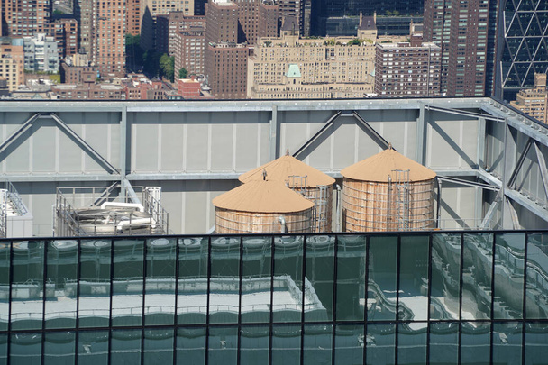 нью-йоркська міська аеродинамічна панорама з скляної тераси
 - Фото, зображення