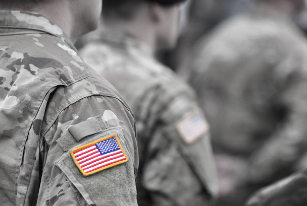 Veteranentag. US-Soldaten. US-Armee. USA-Flagge auf der US-Militäruniform. Streitkräfte der Vereinigten Staaten.  - Foto, Bild