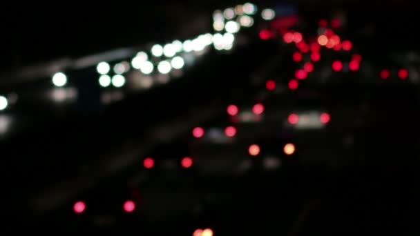 Karayolu trafik araba bulanık geceleri - Video, Çekim